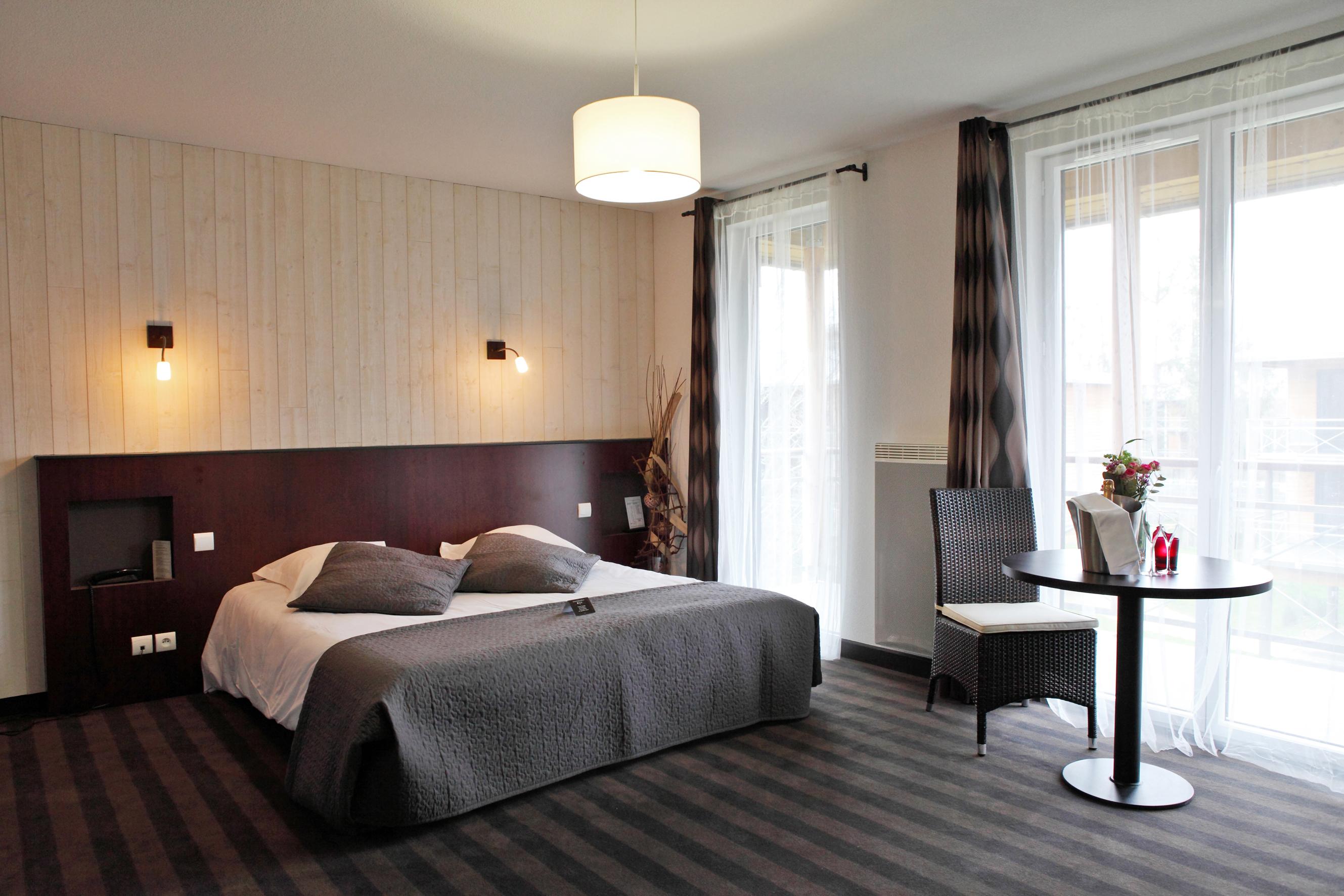 Domaine De Cice-Blossac, Resort Spa & Golf Bruz Exterior foto